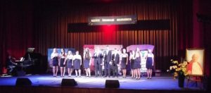 Read more about the article „Bądźcie świadkami miłosierdzia” – Dzień Papieski                   w Hrubieszowie – 23.10.2016 r.